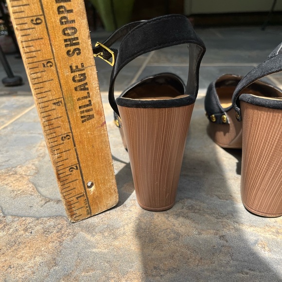 Cupid platform black heels. - Picture 4 of 9